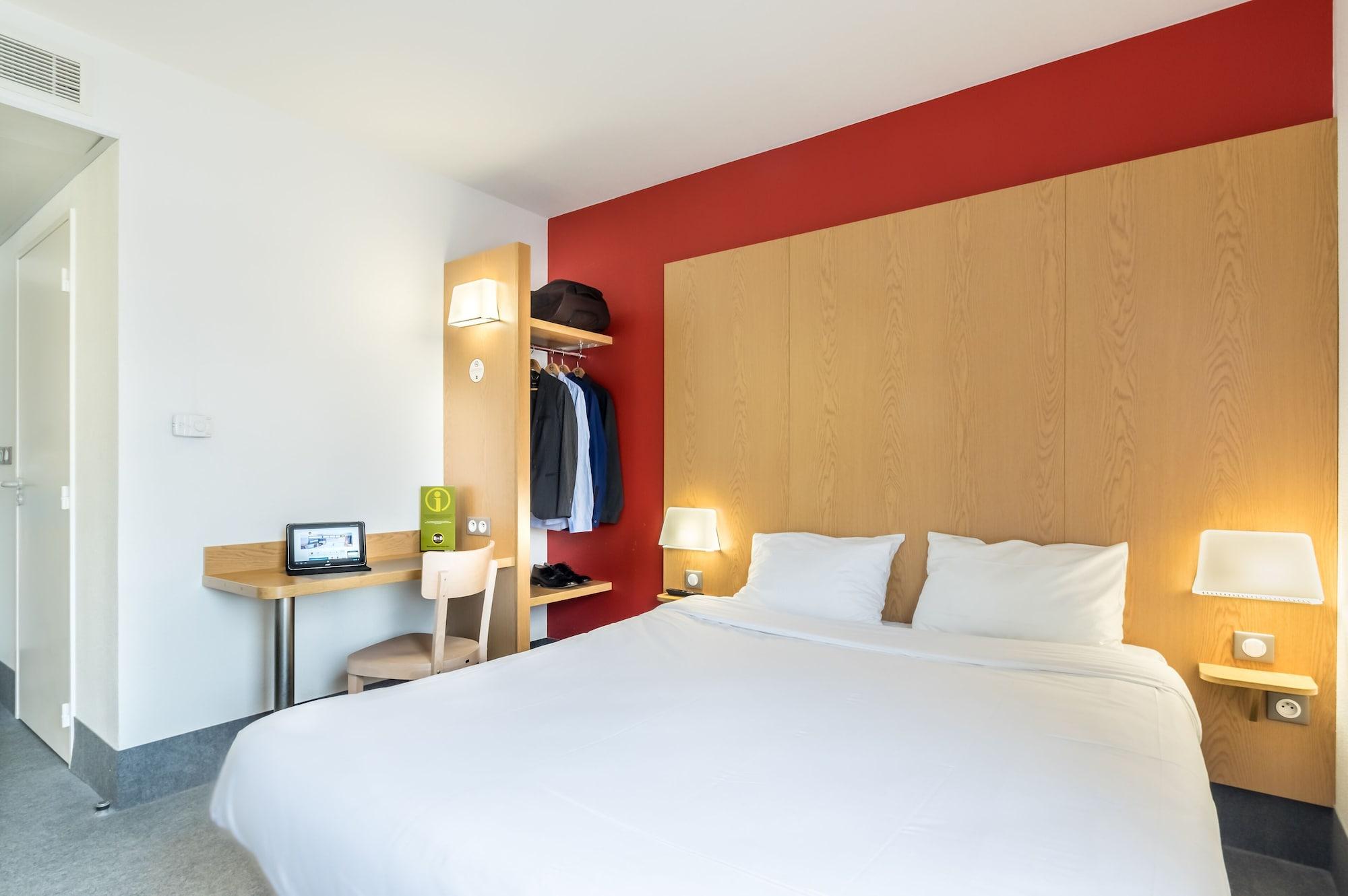B&B Hotel Cannes La Bocca Plage Bagian luar foto