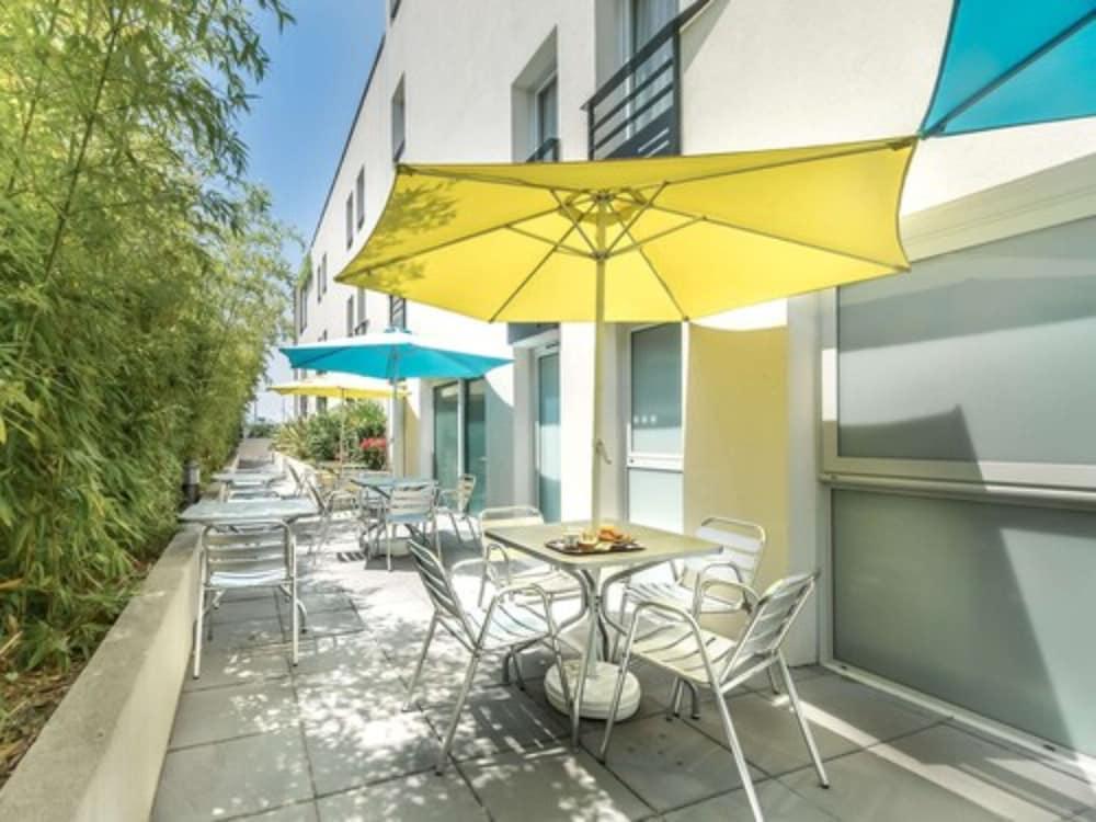 B&B Hotel Cannes La Bocca Plage Bagian luar foto