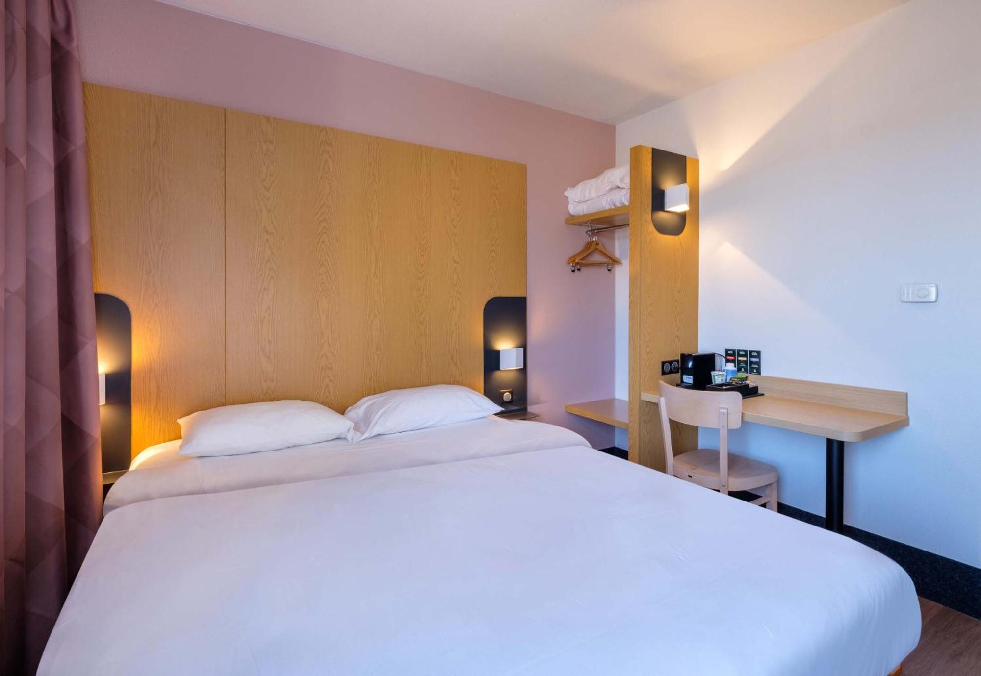 B&B Hotel Cannes La Bocca Plage Bagian luar foto