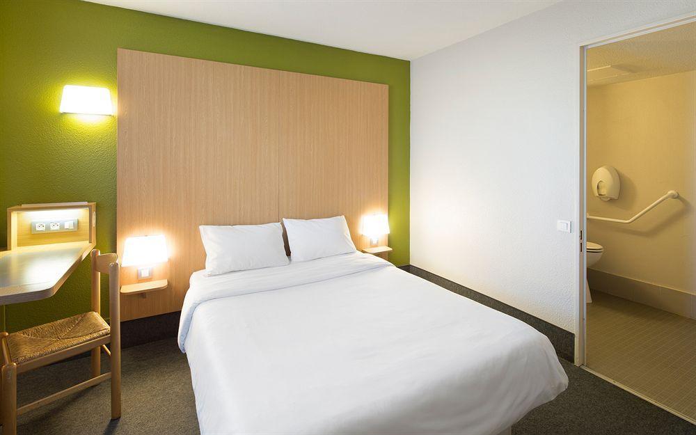 B&B Hotel Cannes La Bocca Plage Bagian luar foto