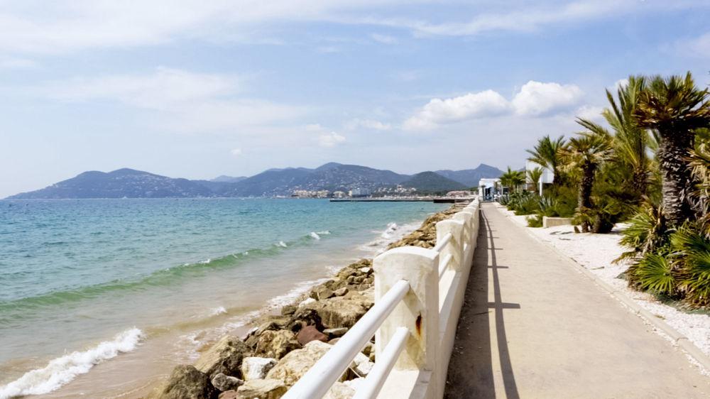 B&B Hotel Cannes La Bocca Plage Bagian luar foto