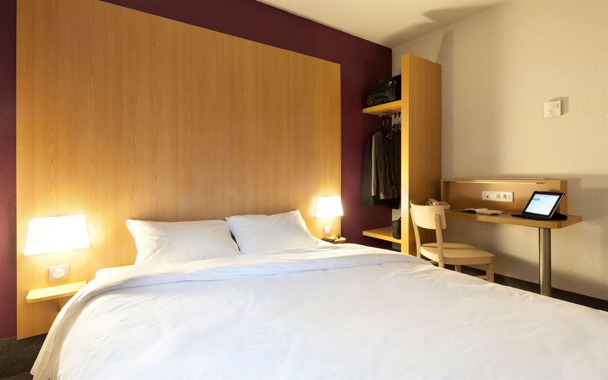B&B Hotel Cannes La Bocca Plage Bagian luar foto